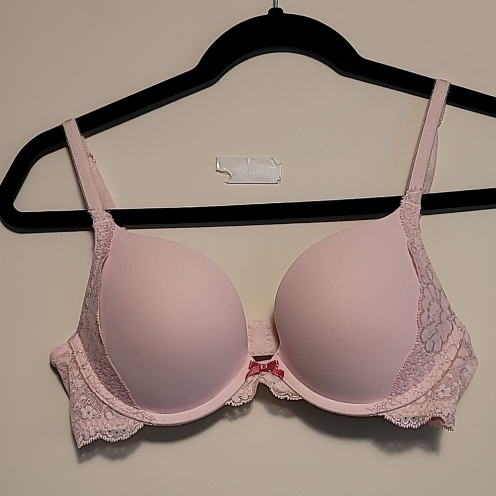 Victoria's Secret Pink Lace Dream Angles push up Bra